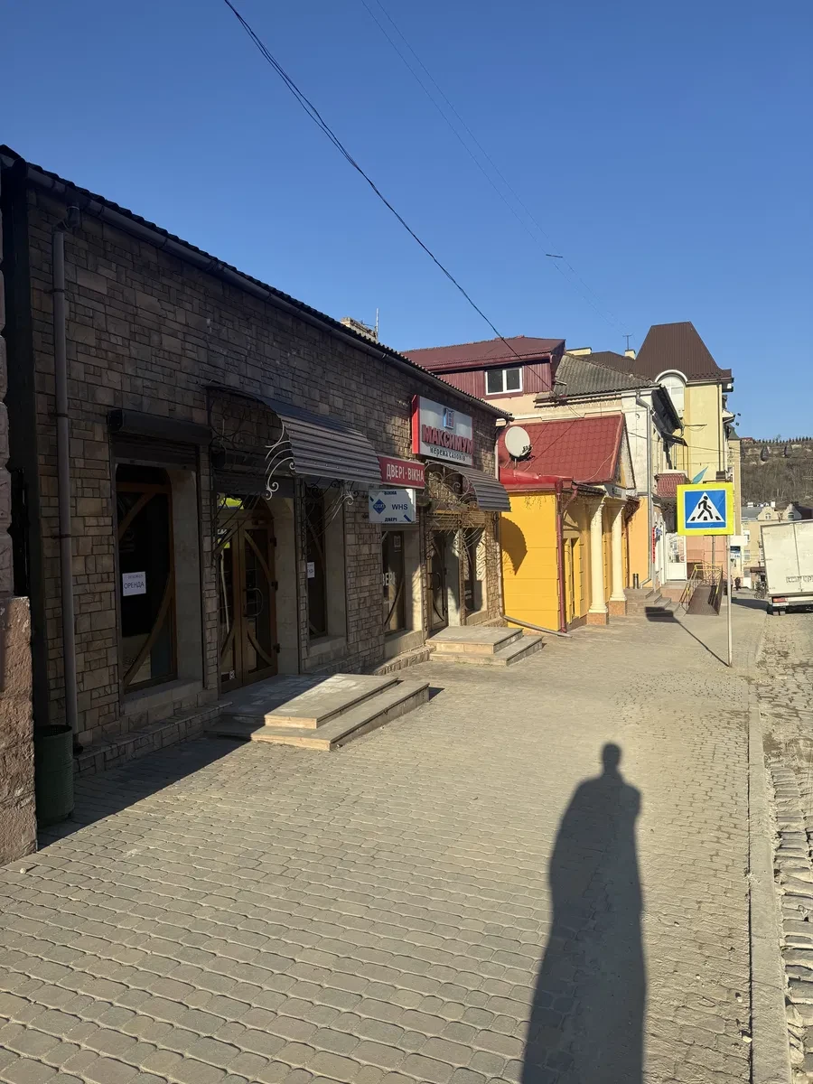 Приміщення, Чортків: центр, фасадний вхід, світло не вимикають, фото 5