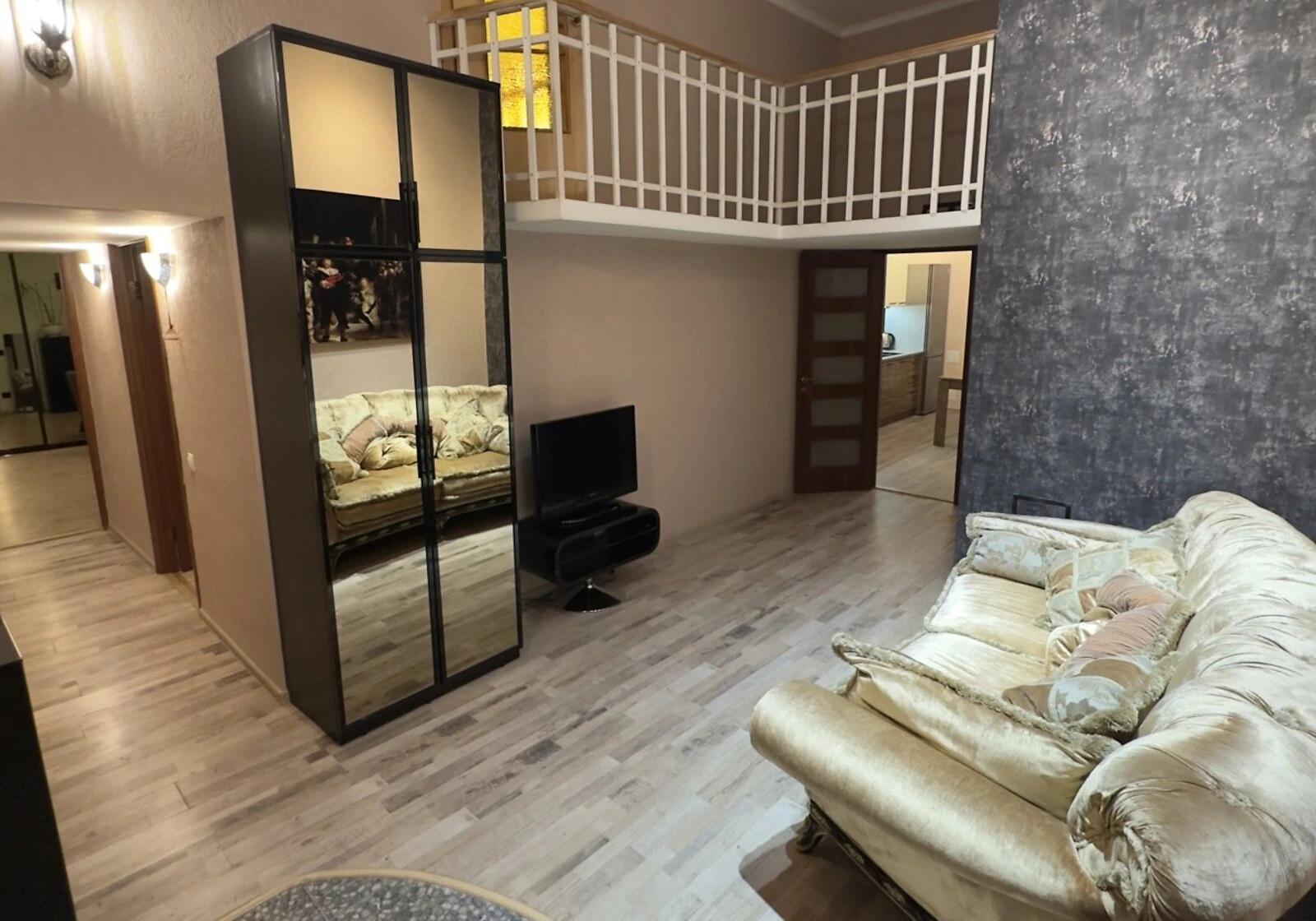 2-кімнатна квартира, Центр: дизайнерський ремонт, закріплене паркомісце, фото 5