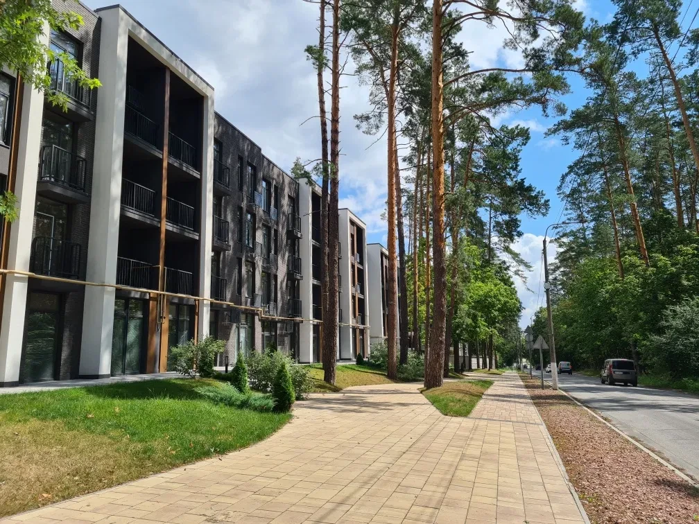 Приміщення у ЖК Форест Парк Forest Park: фасадне, під кав'ярню, без ремонту - фото 1