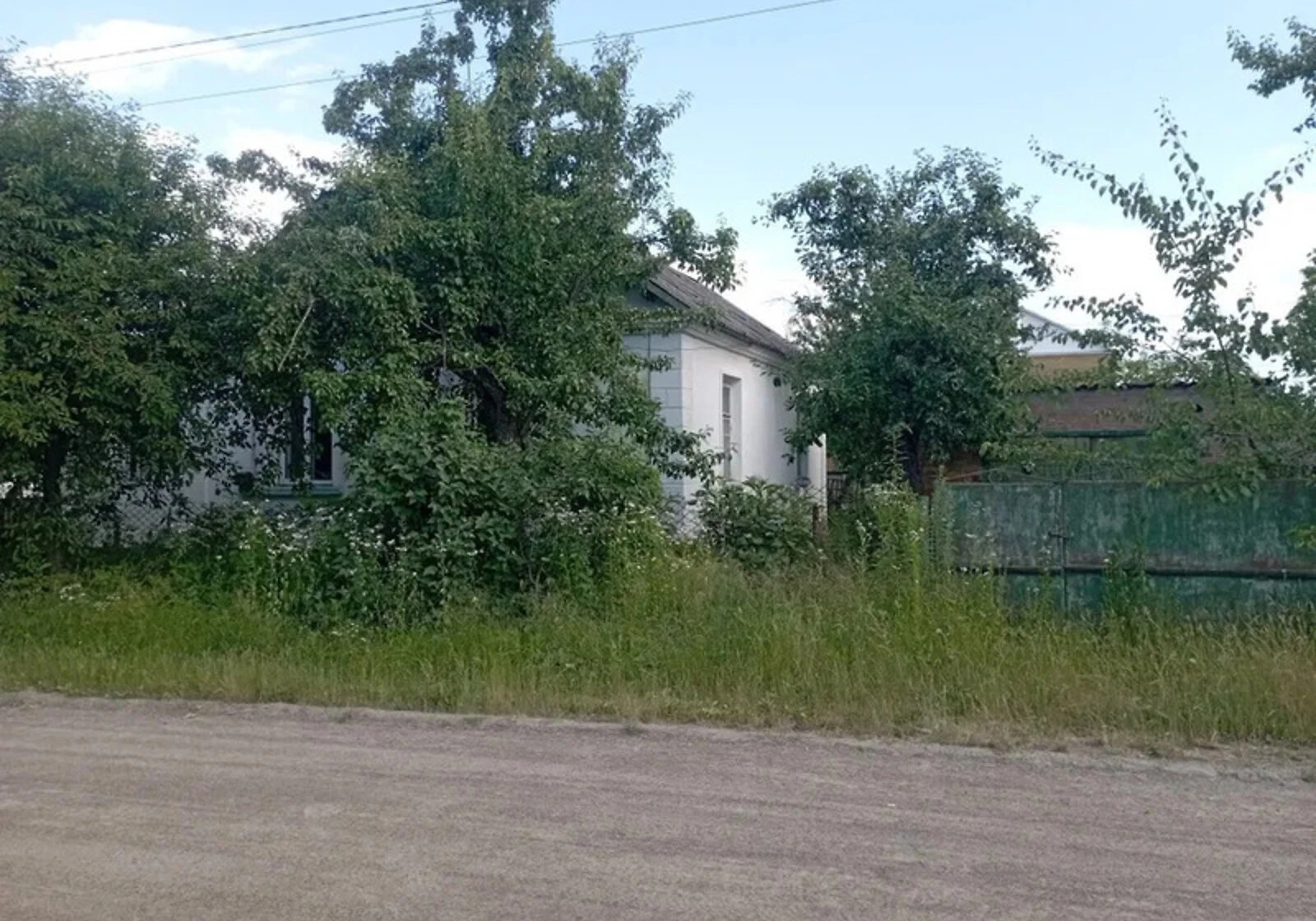 Будинок, Коростень: гараж у дворі, літня кухня - фото 1