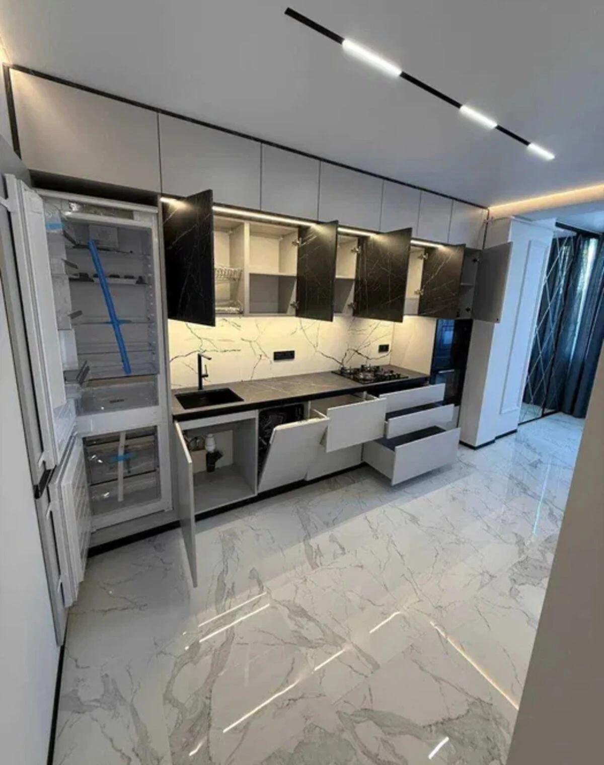 2-кімнатна квартира, Караваєві Дачі: дизайнерський ремонт, кухня 19 м² - фото 2