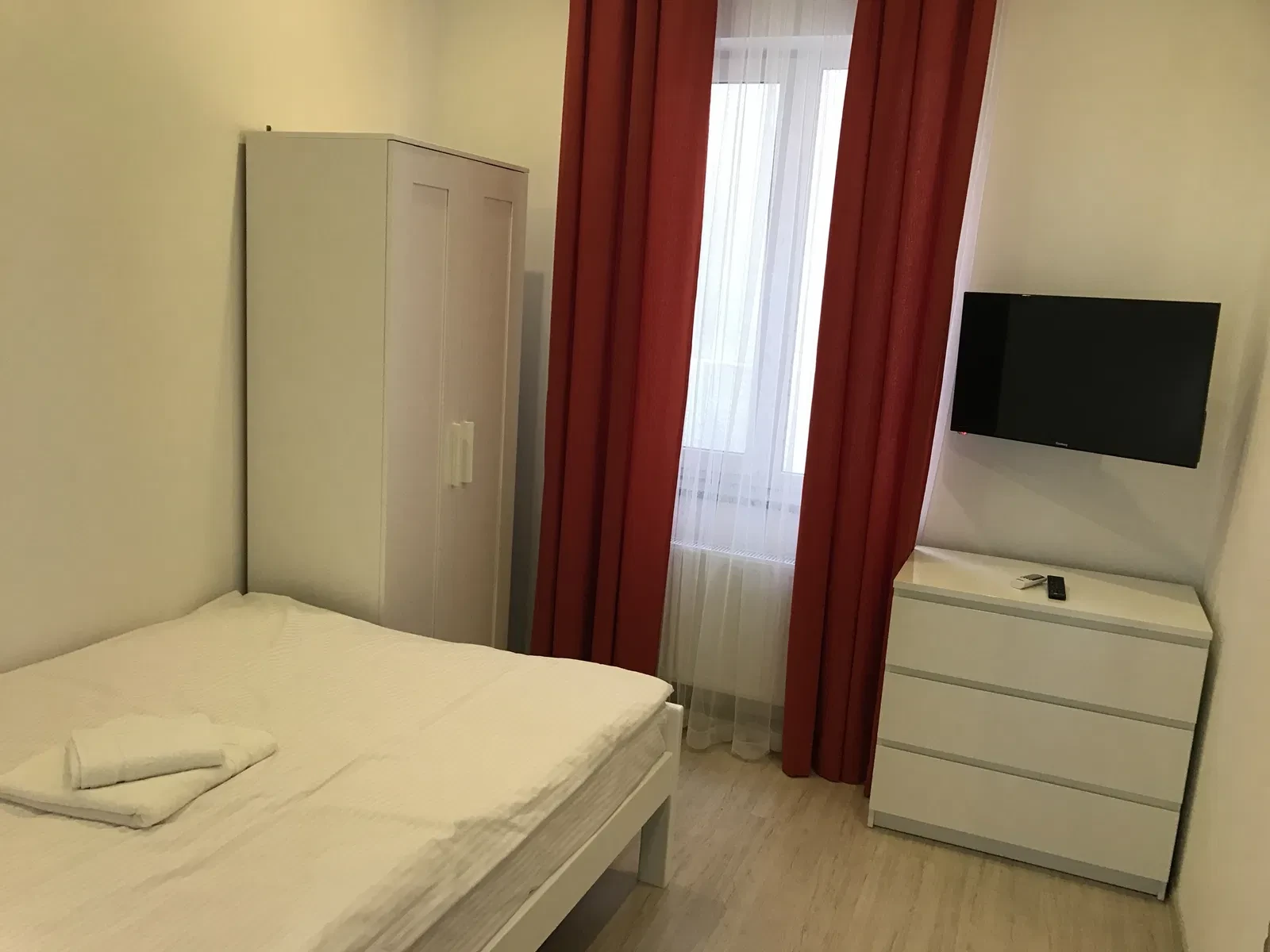 1-кімнатна квартира, Київський: власний дворик, море за 400 м, фото 4