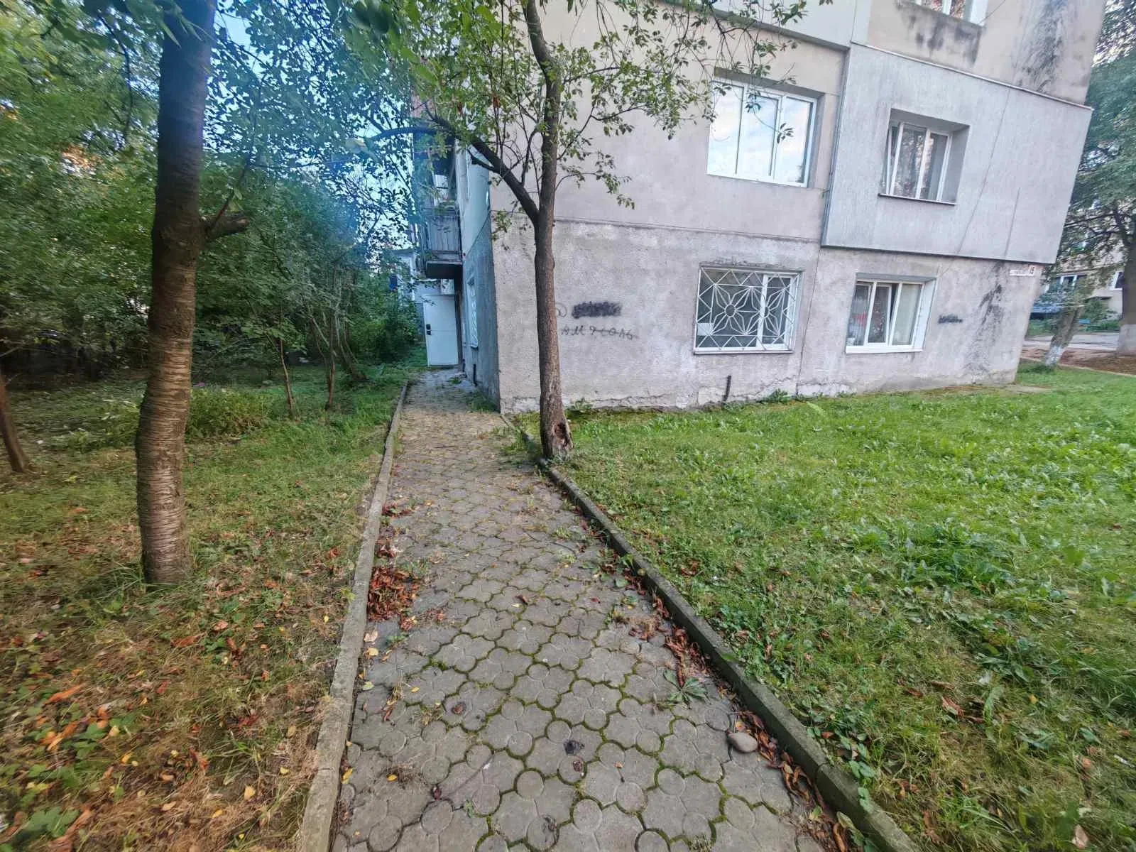 4-кімнатна квартира, Дрогобич: окремий вхід, перший поверх, фото 3