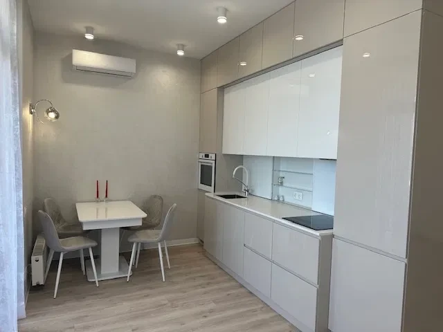 1-кімнатна квартира у ЖК UNIT.Home: резервне живлення, дизайнерський ремонт - фото 1