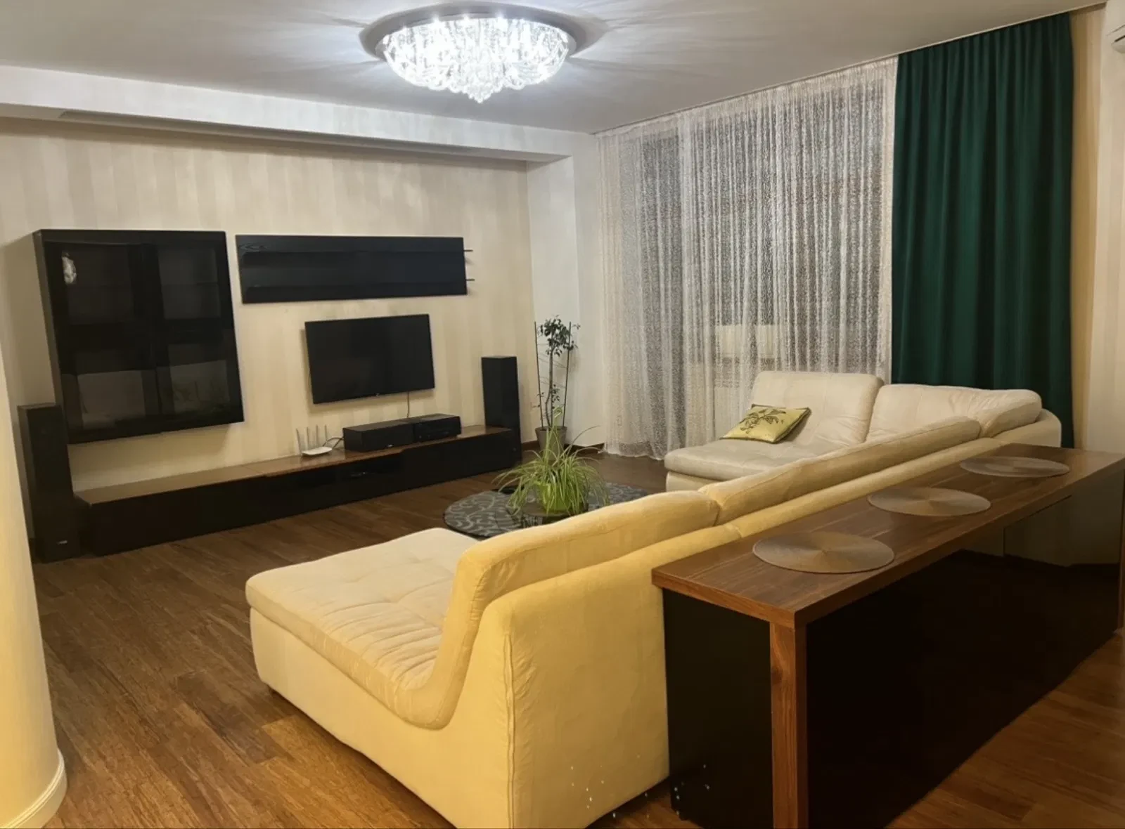 3-комнатная квартира в ЖК Времена Года: окна на парк, паркинг - фото 1