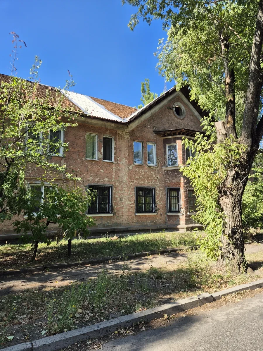 3-кімнатна квартира, Центрально-Міський: вікна на парк, зупинки за 50 м, фото 2