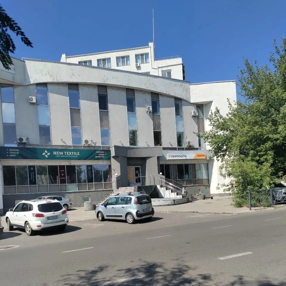 Офіс, Пединститут: окремий вхід, власний санвузол, простір 70 м²