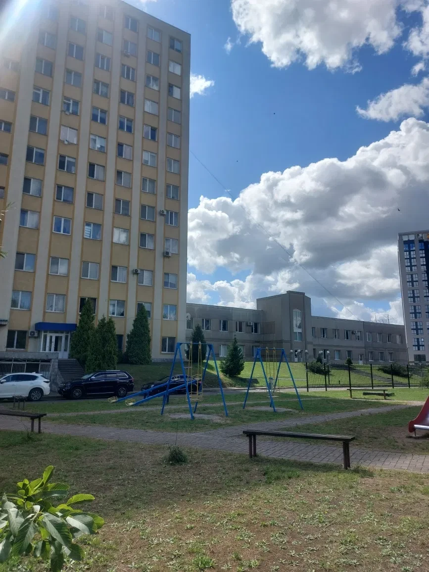 2-кімнатна квартира, Луцьк: можна зробити вхід під комерцію, кухня-студія - фото 4