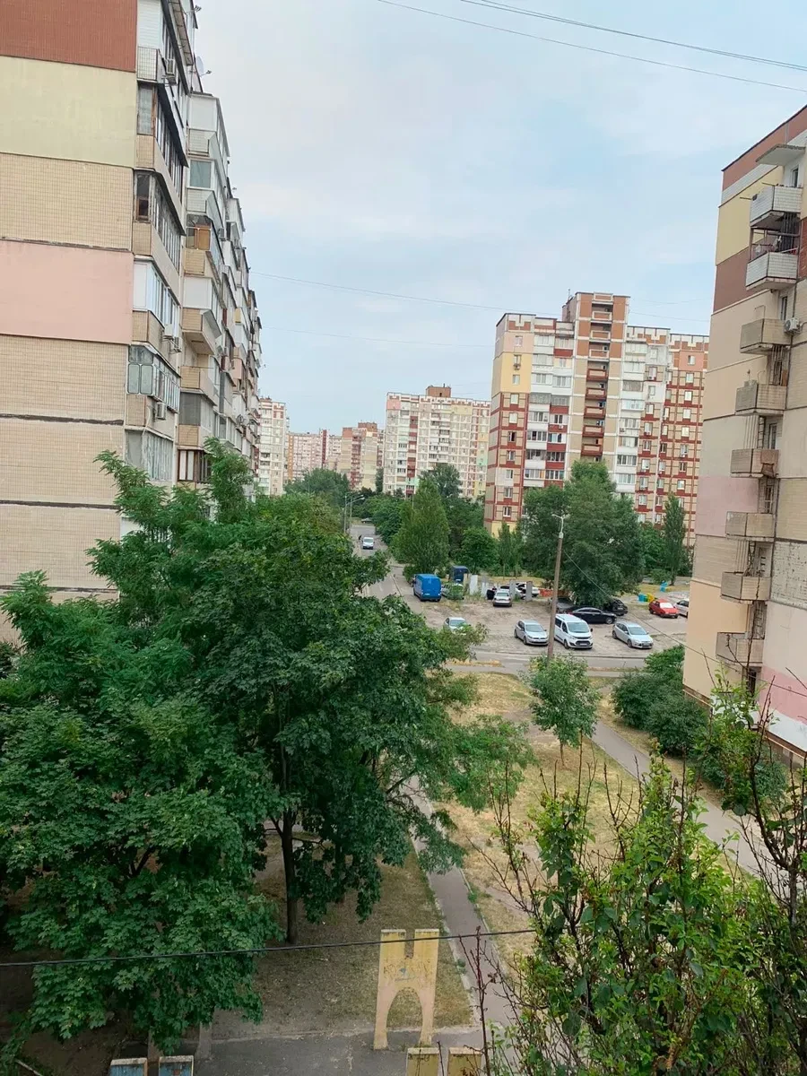 1-кімнатна квартира, Деснянський: метро за 20 хв, засклена лоджія - фото 1