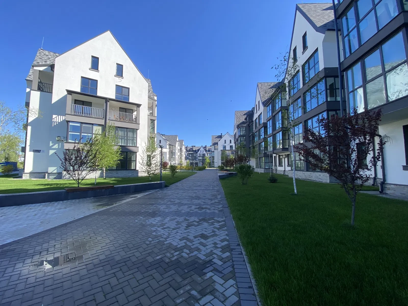 1-комнатная квартира в ЖК Desna Park Residence: панорамные окна - фото 2