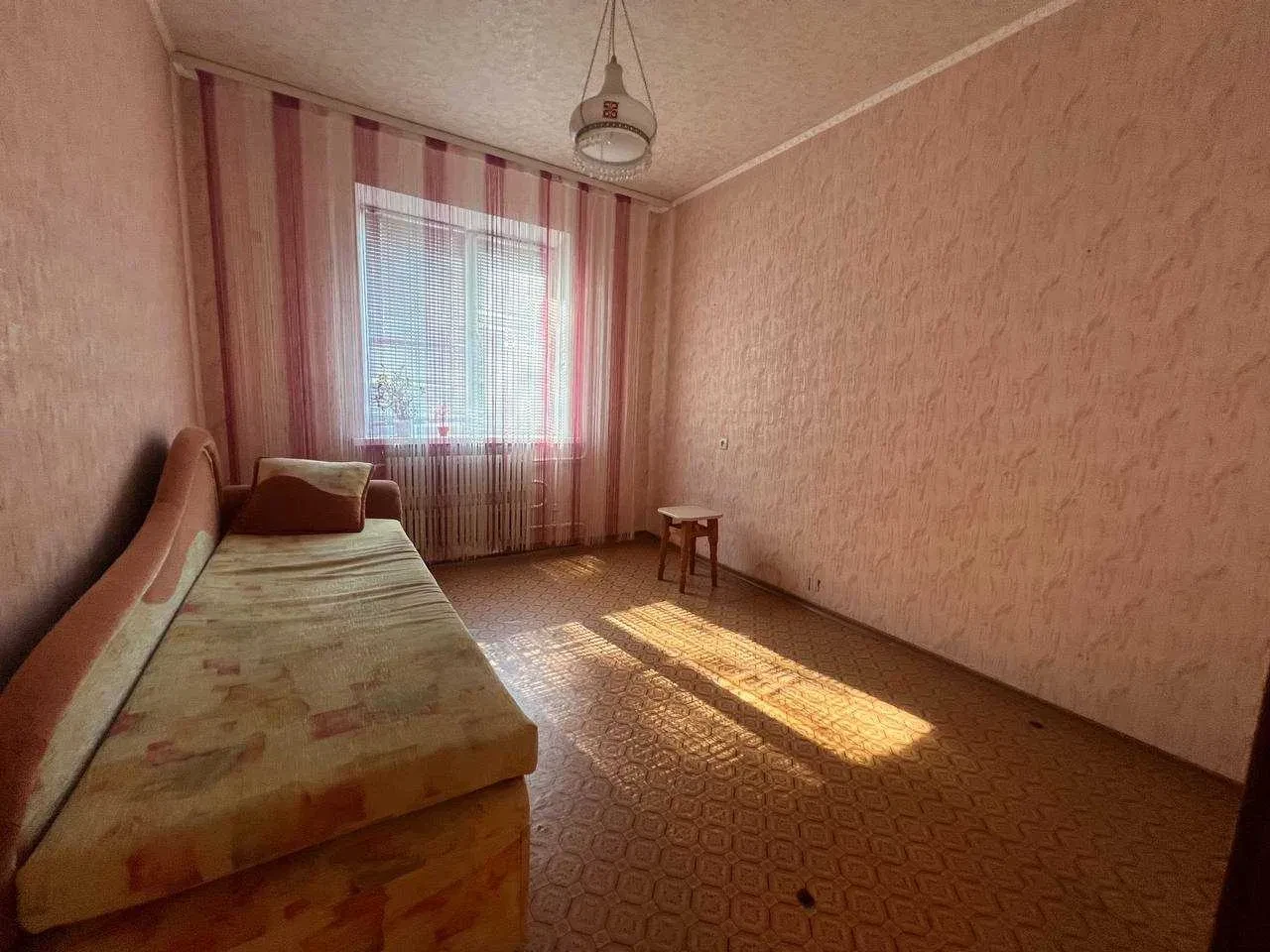 3-кімнатна квартира, 4 мікрорайон: косметичний ремонт, меблі та техніка - фото 4
