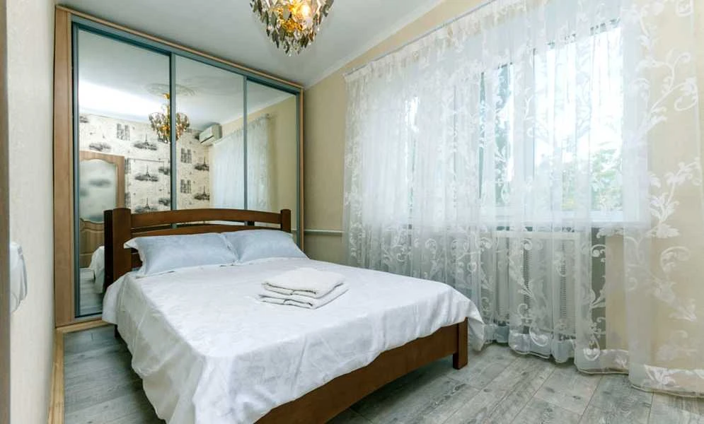 2-кімнатна квартира, Шевченківський: метро за 5 хвилин, паркування - фото 1
