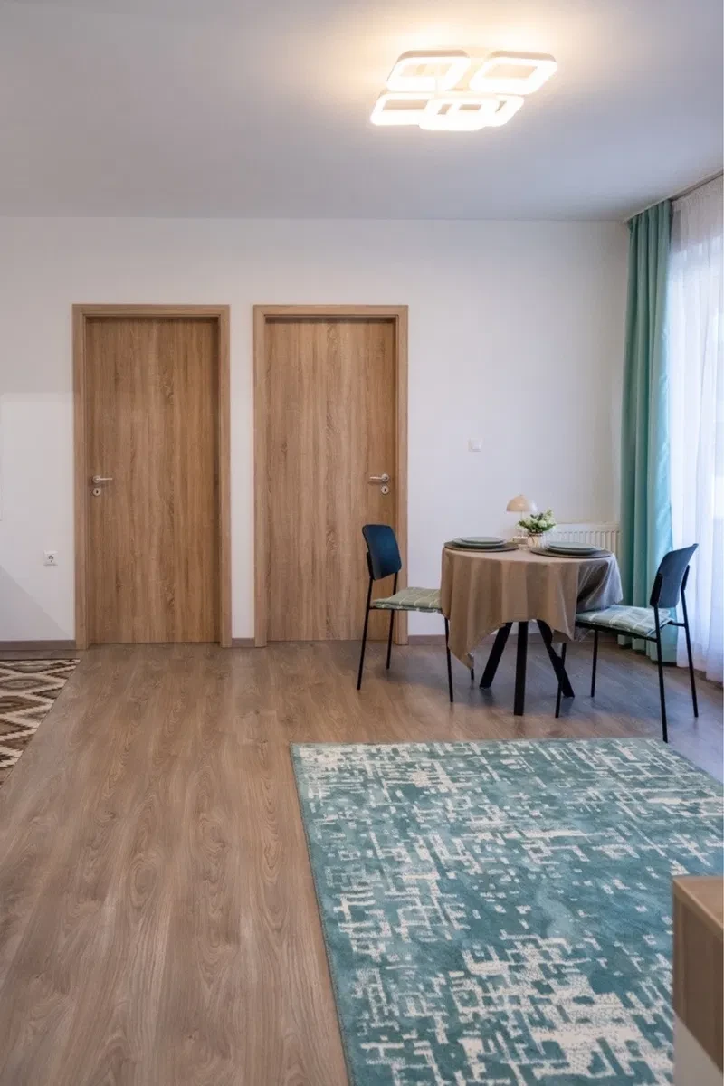 2-кімнатна квартира, 13-й район: тераса 39 м², метро за 3 хвилини, парковка, фото 4
