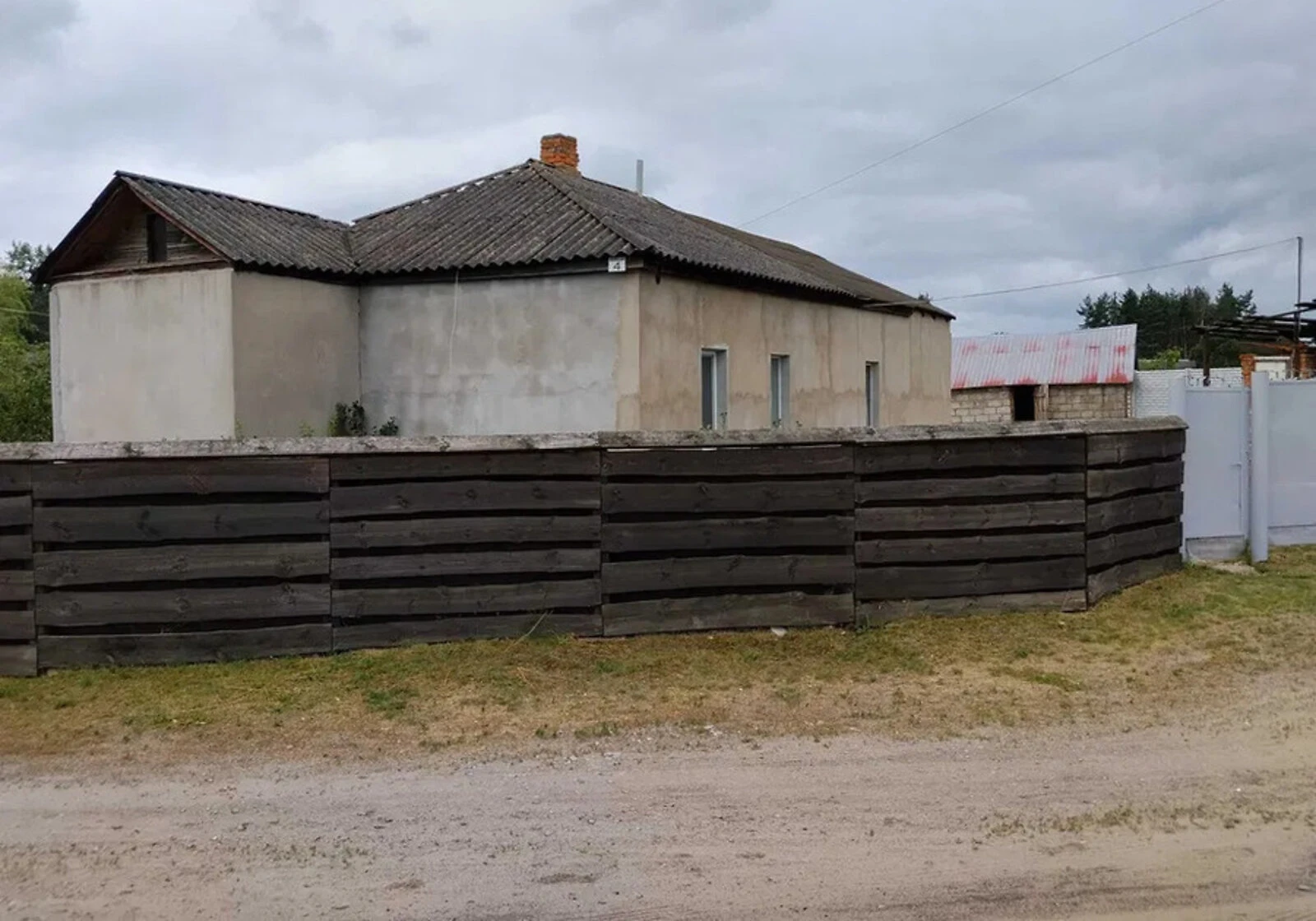 Дом, Кручик: 21 сотка, гараж во дворе, скважина