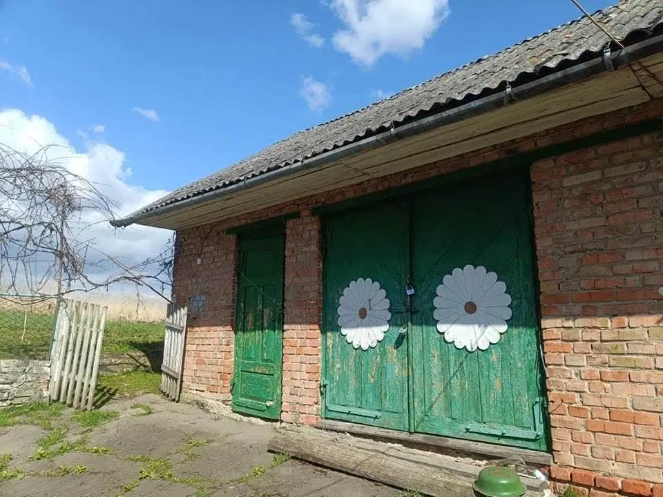 Дом, Деревяное: рядом с Клеванью, школа 2 км, 20 соток - фото 2