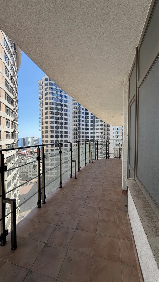 1-кімнатна квартира у ЖК Каманіна Кадорр: тераса 14 м², Аркадія