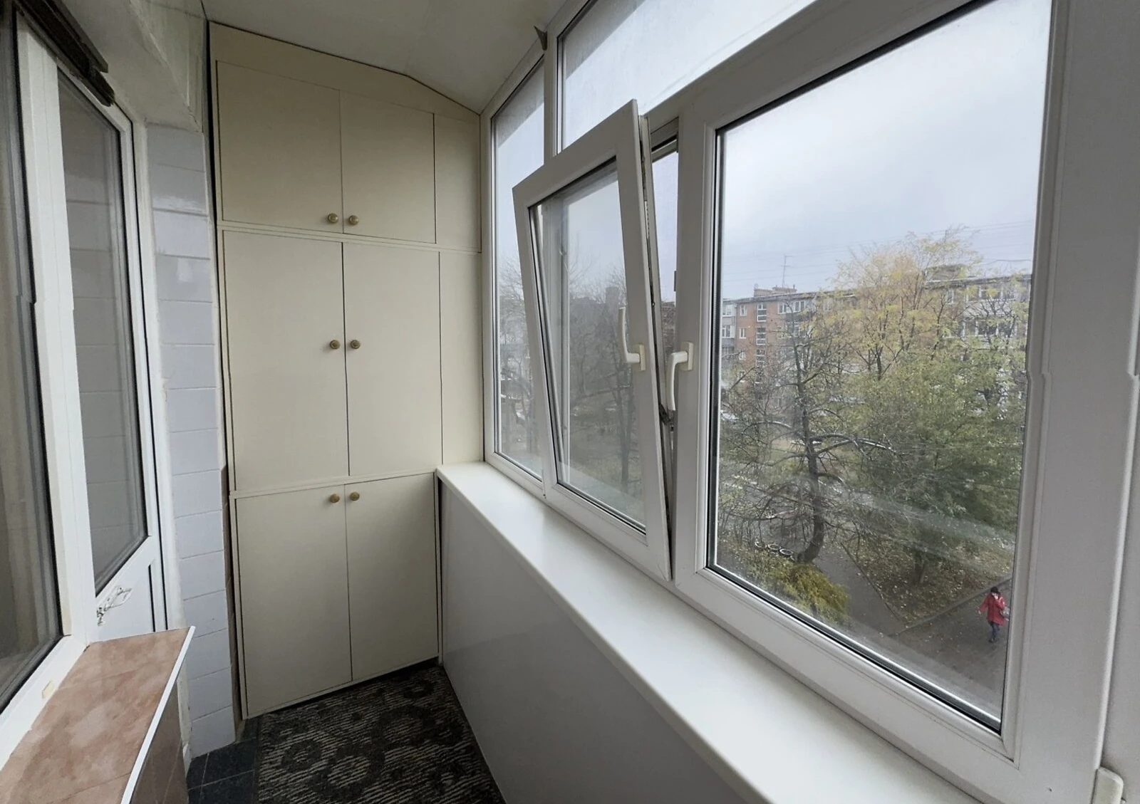 3-кімнатна квартира, Зарічний: косметичний ремонт, цегляні стіни, фото 5