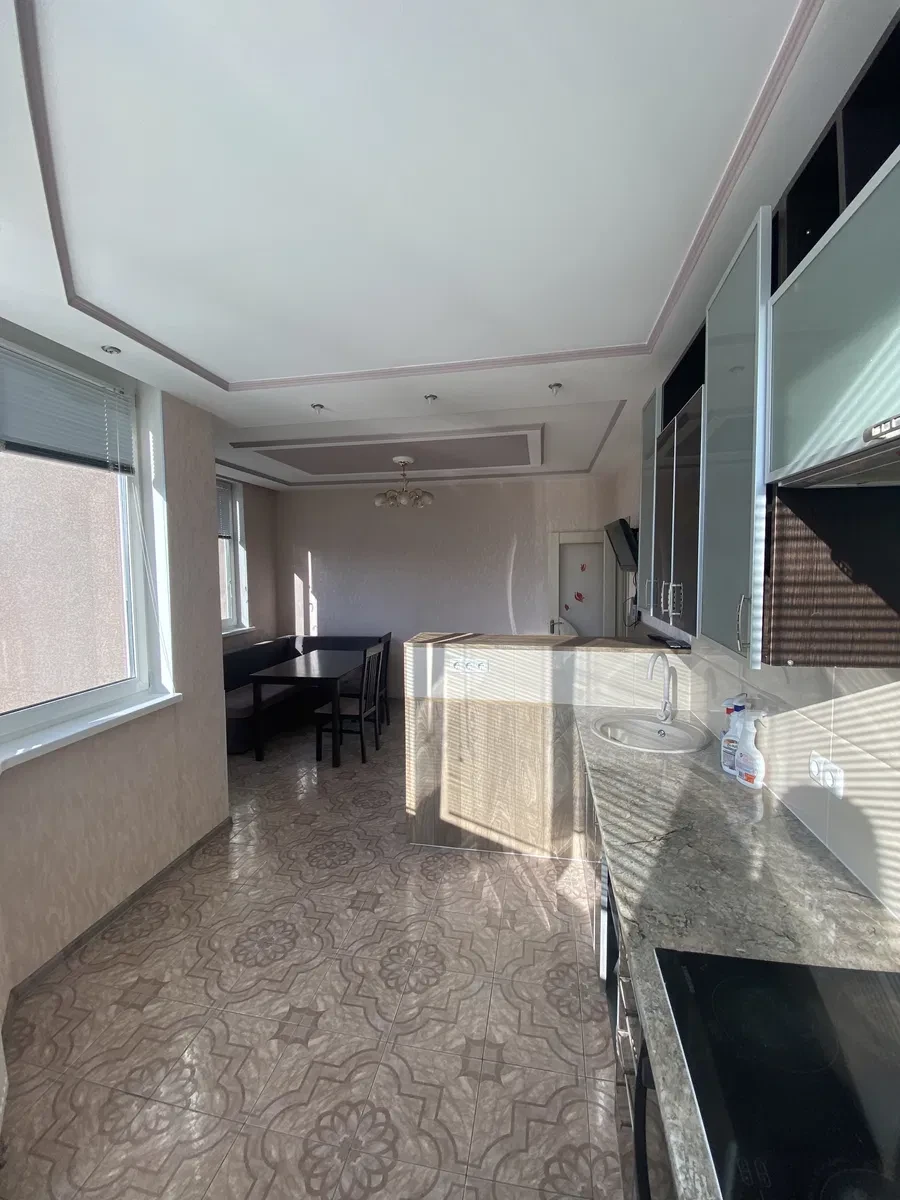 3-кімнатна квартира у ЖК ликo-град: кухня 16 м², кондиціонер, фото 4