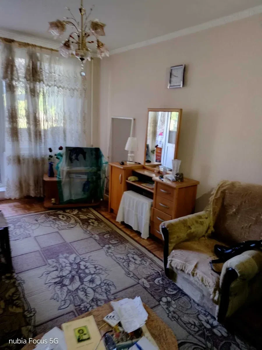 1-кімнатна квартира, Новобаварський: житловий стан, засклений балкон, фото 3