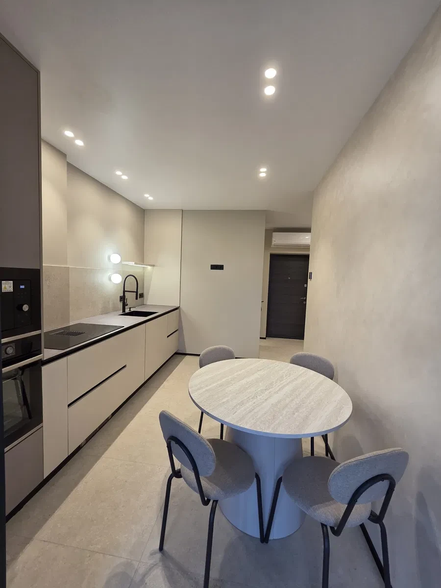 1-кімнатна квартира у ЖК Resident Hall: авторський ремонт, кухня 10 м² - фото 3