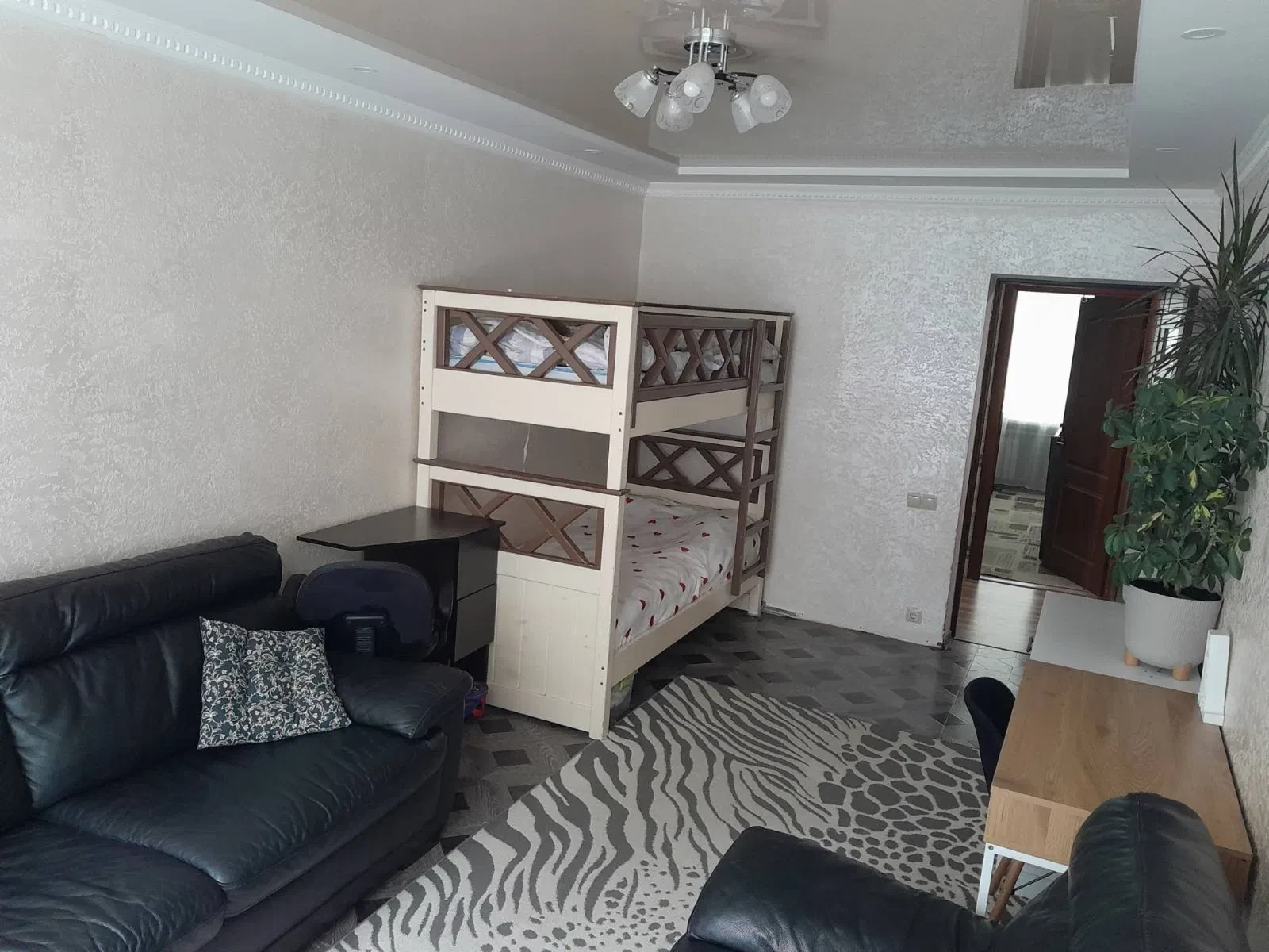 2-кімнатна квартира, Луцьк: євроремонт, меблі й техніка - фото 3
