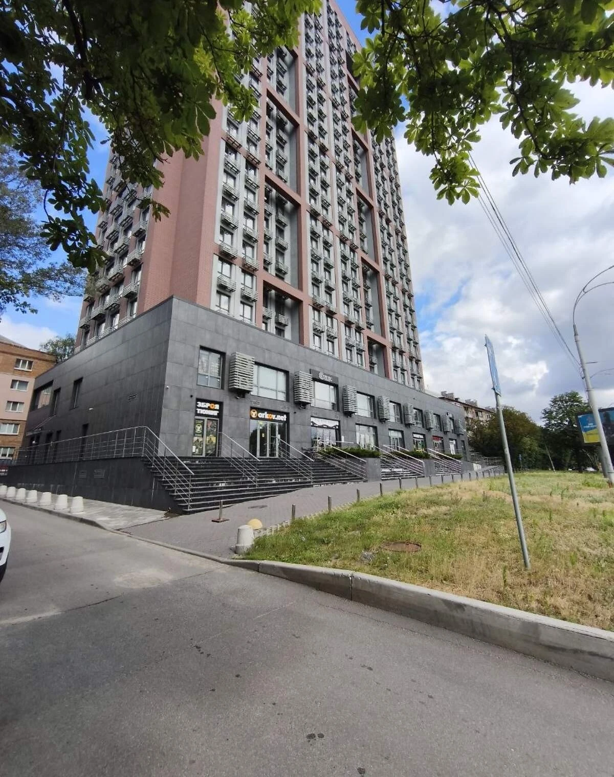 2-комнатная квартира, Сырец: панорамные окна, укрытие в доме - фото 4