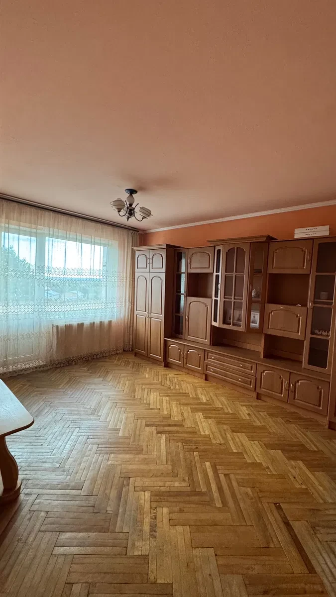 2-комнатная квартира, Коломыя: лифт и отопление без света