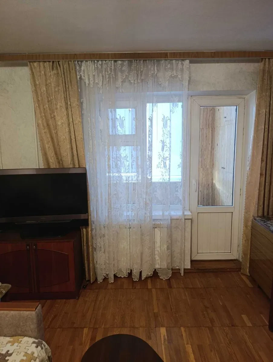 3-комнатная квартира, Подольский: метро Дорогожичи 2 мин, косметический ремонт, фото 5
