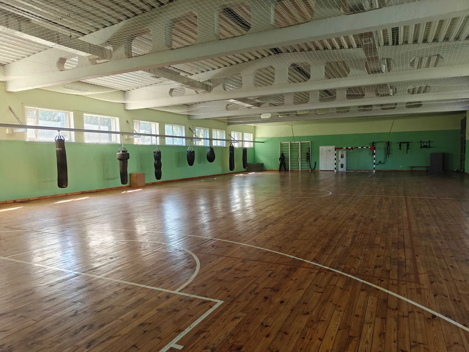 Спортзал у Святошинському: на 620 м, бомбосховище, власна котельня