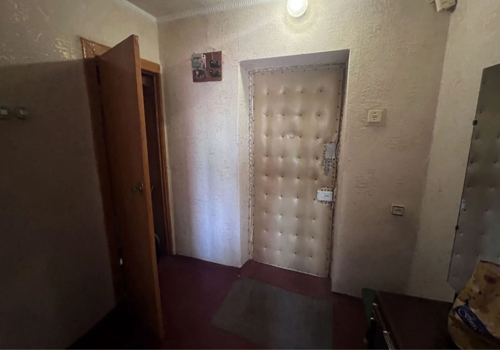 1-кімнатна квартира, вул. Євгенія Логінова: цегляні стіни - фото 5