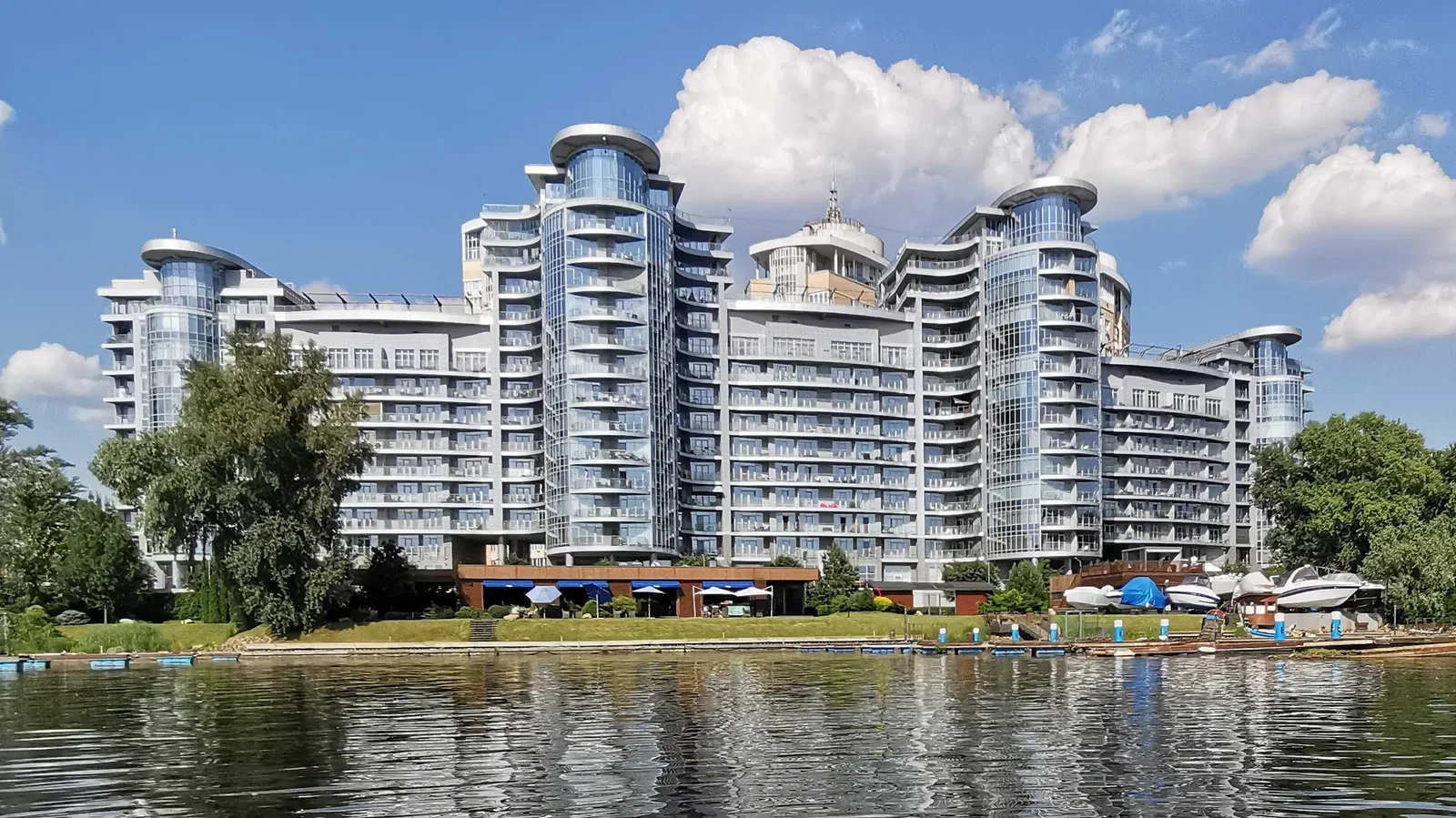 4-кімнатна квартира у ЖК Riviera Riverside: генератор, вид на Лавру - фото 2