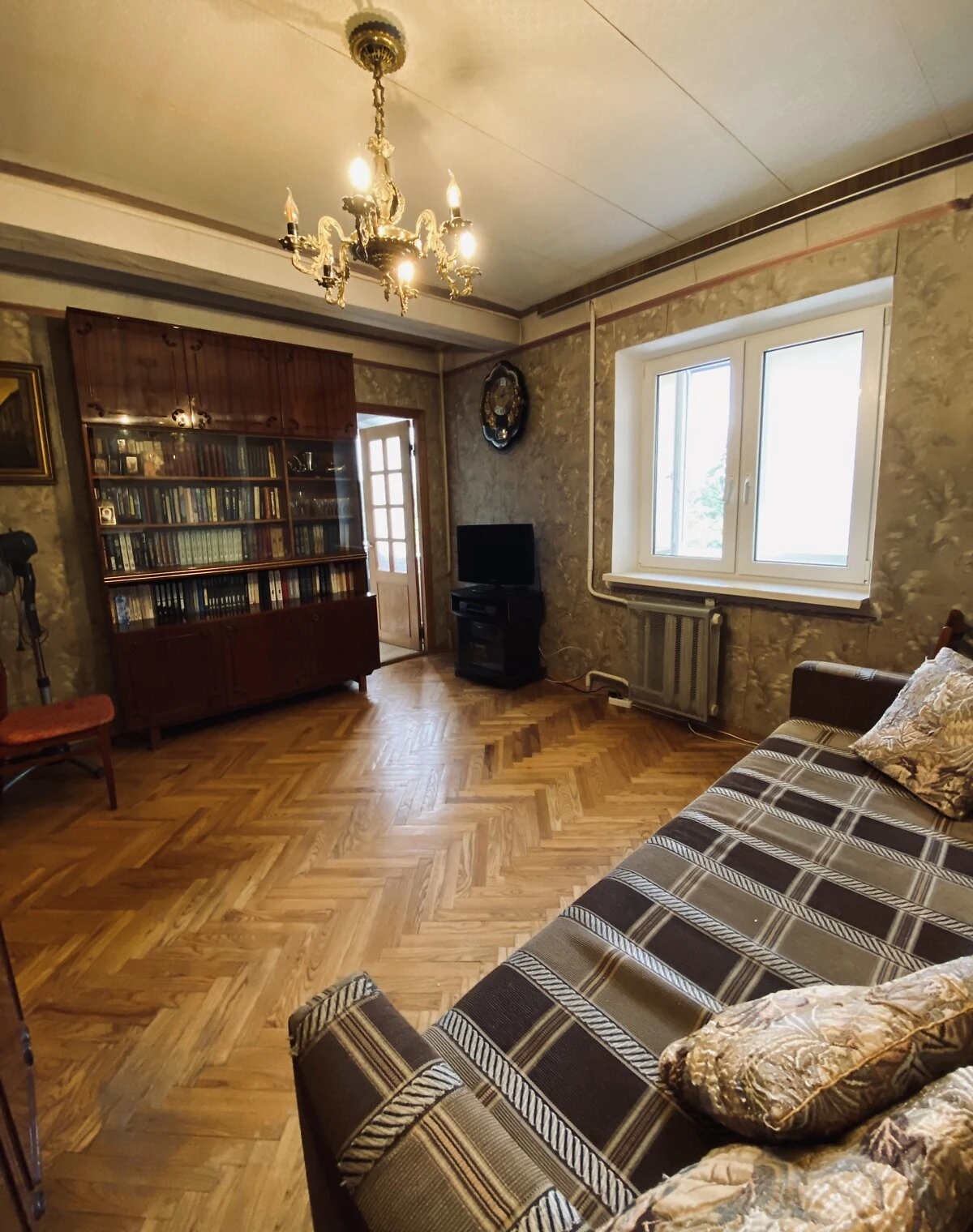 2-комнатная квартира, Русановка: отопление без света, можно с детьми, фото 2