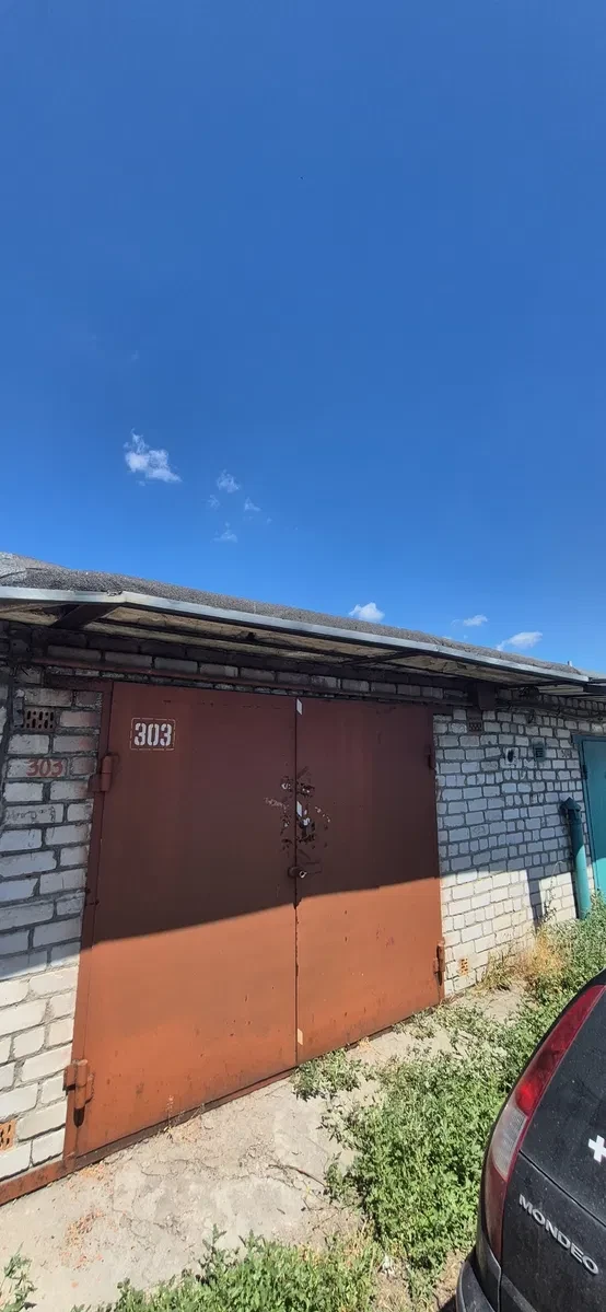 Гараж, Павлоград: підвал під усім гаражем, тельфер