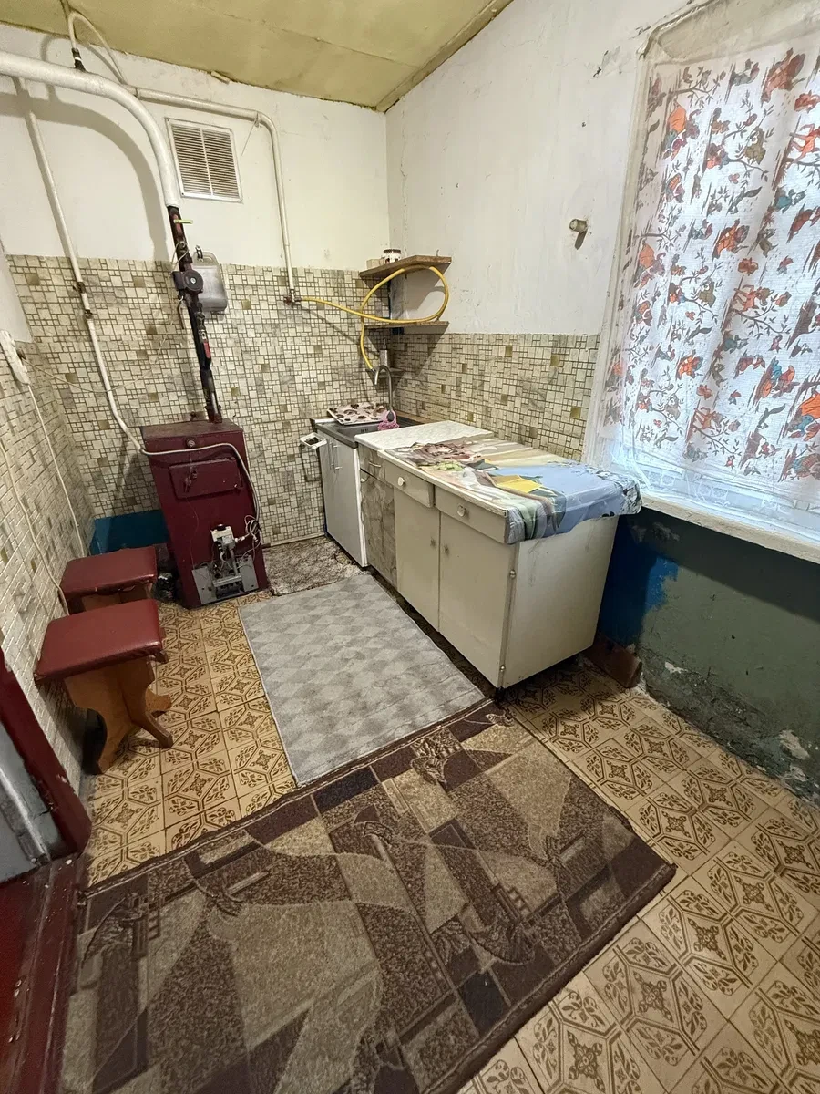 Будинок, район кондиціонера: газове опалення, вольєр для двох собак - фото 2