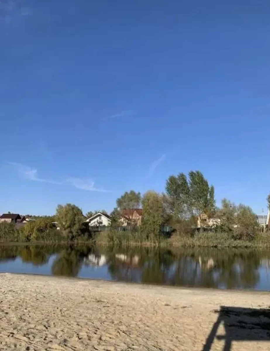 Ділянка 6 соток, Рожни: озеро, сосновий ліс, світло на ділянці, фото 1