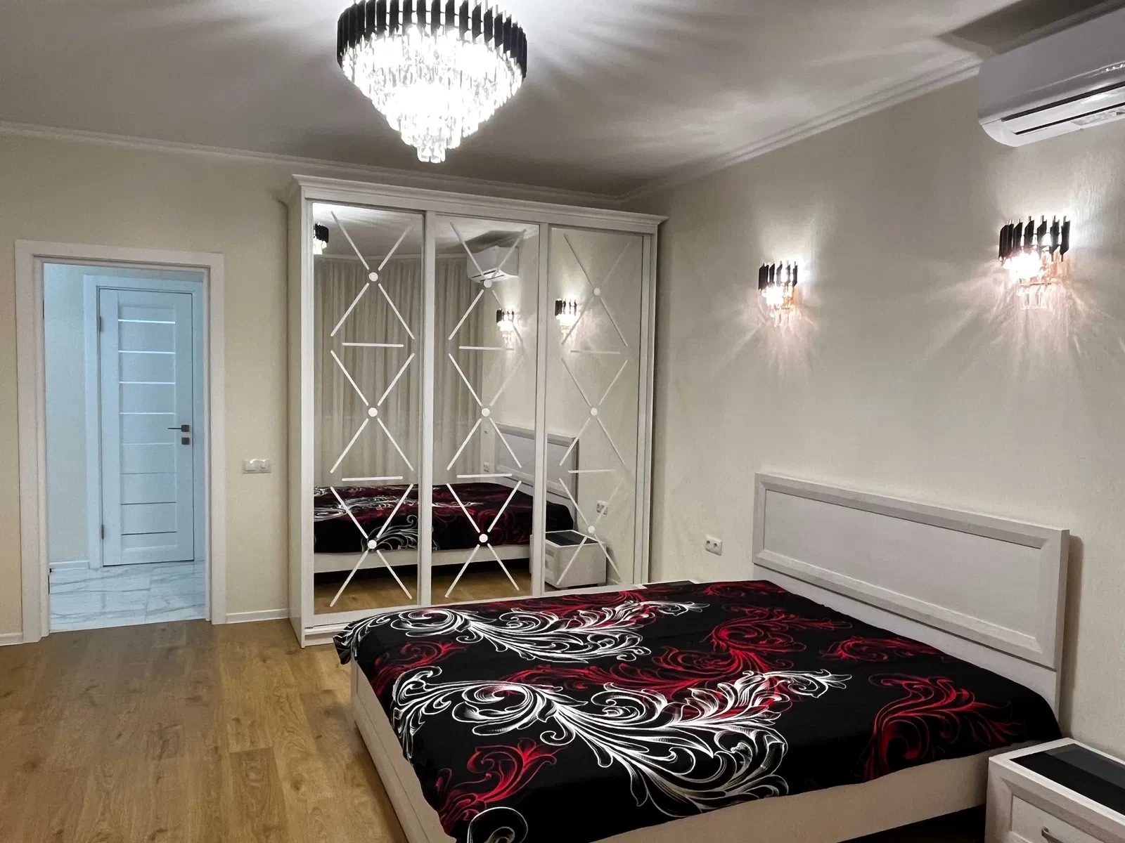 1-кімнатна квартира, Дарницький: інвертор, метро Осокорки - фото 1