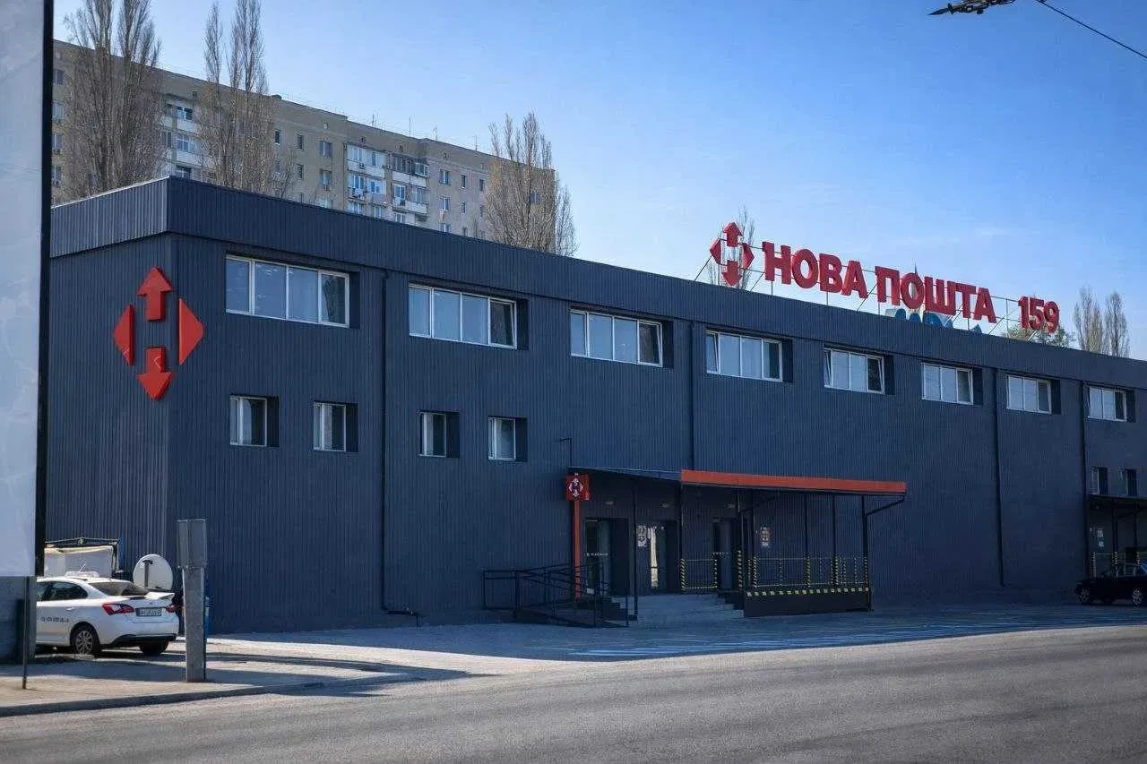 Помещение, Приморский: фасадное здание, склад и паркинг, фото 2