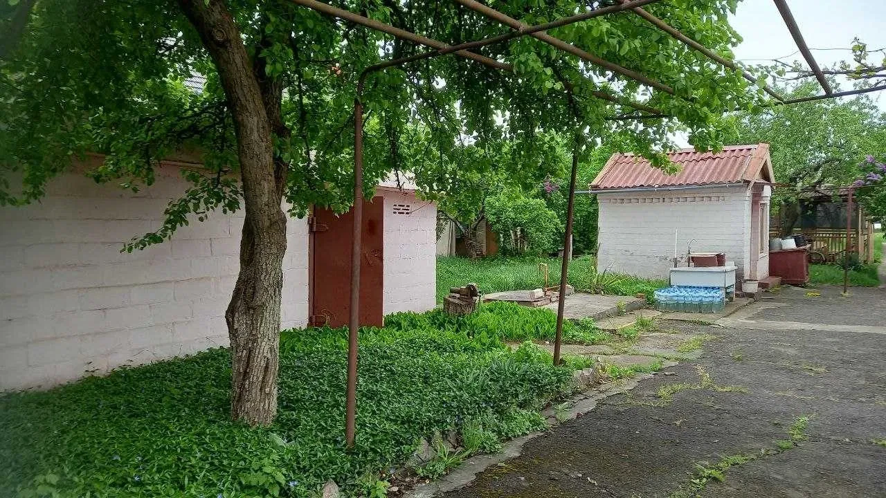 Будинок, Вільне: 20 соток, гараж і літня кухня, фото 2