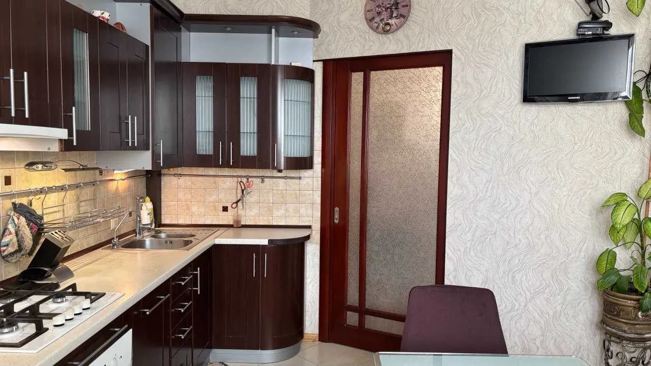3-кімнатна квартира, Збиранка: резервне живлення, газове опалення, фото 4
