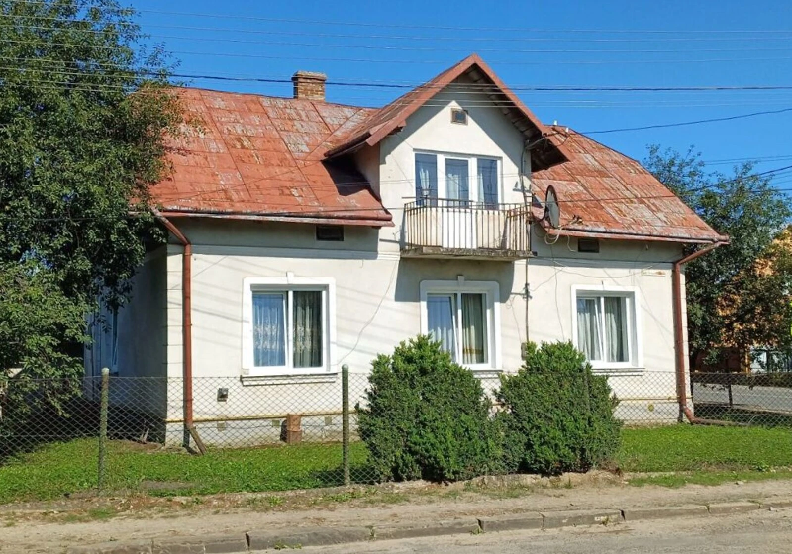 Будинок, Самбір: ділянка 7.4 сотки, гараж у дворі, бесідка - фото 1