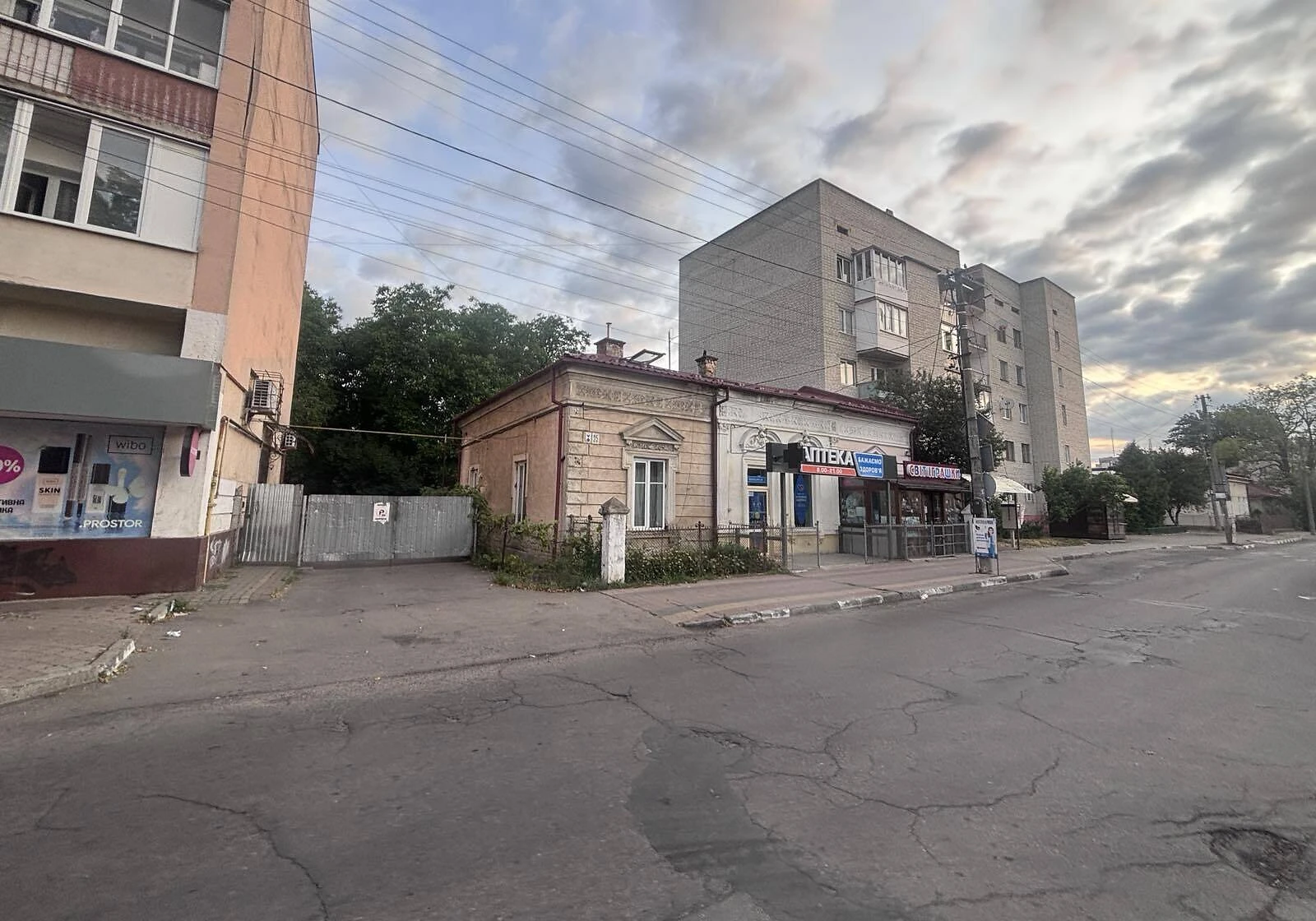 3-кімнатна квартира, Центр: мансарда, вода без світла, двоконтурний котел