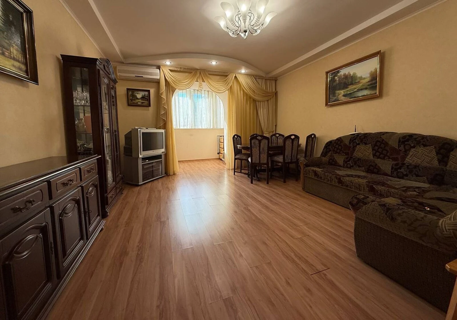 3-кімнатна квартира, Робоча: закріплене паркомісце, укриття в будинку - фото 3