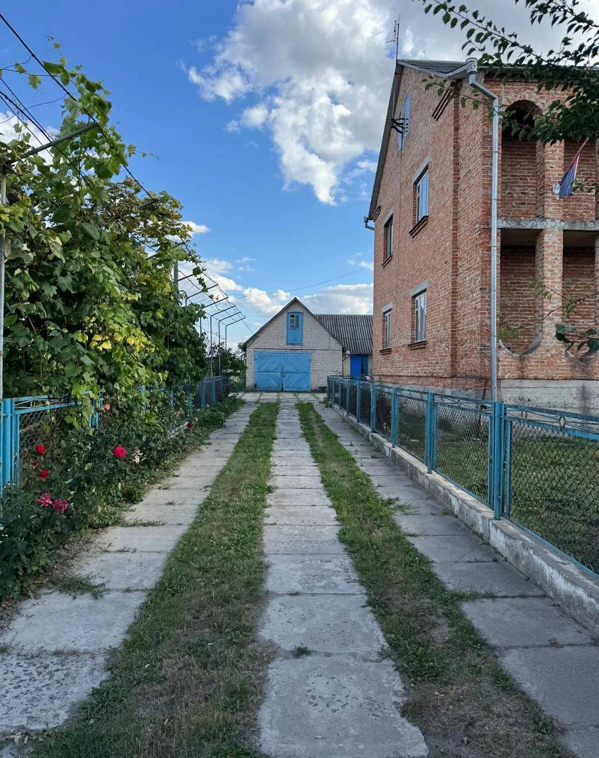 Будинок, Демидівка: 4 спальні, гараж із підвалом, ділянка, фото 2