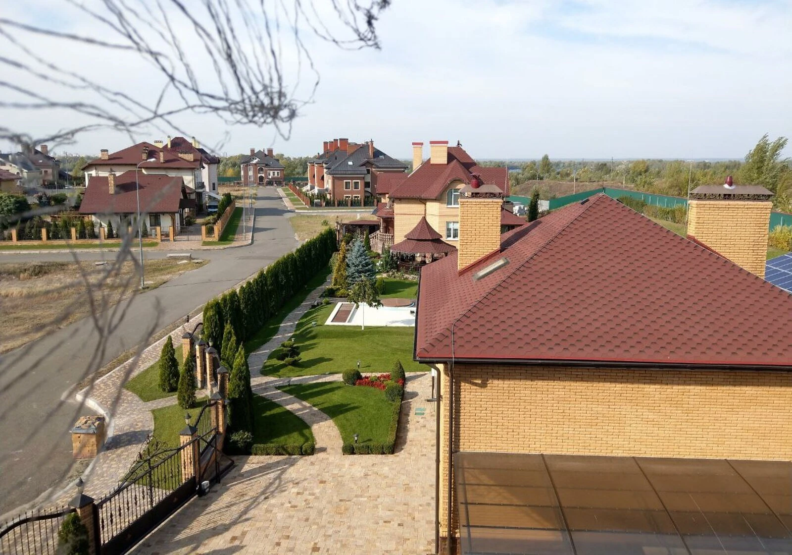 Будинок, Троєщина: басейн, вихід до водойми, власна тераса, фото 5