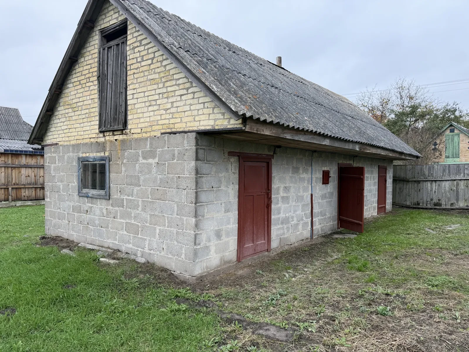 Участок 38 соток, Мыкуличи: дом и хозяйственные постройки, вода и колодец - фото 1