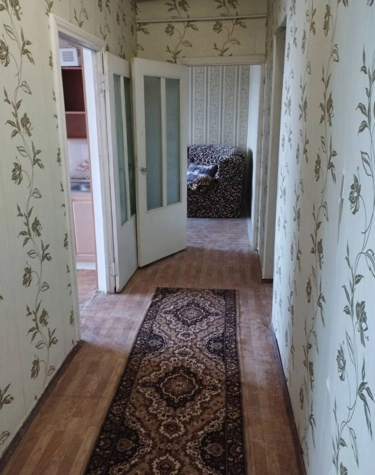 2-кімнатна квартира, Лозова: косметичний ремонт, колонка - фото 1