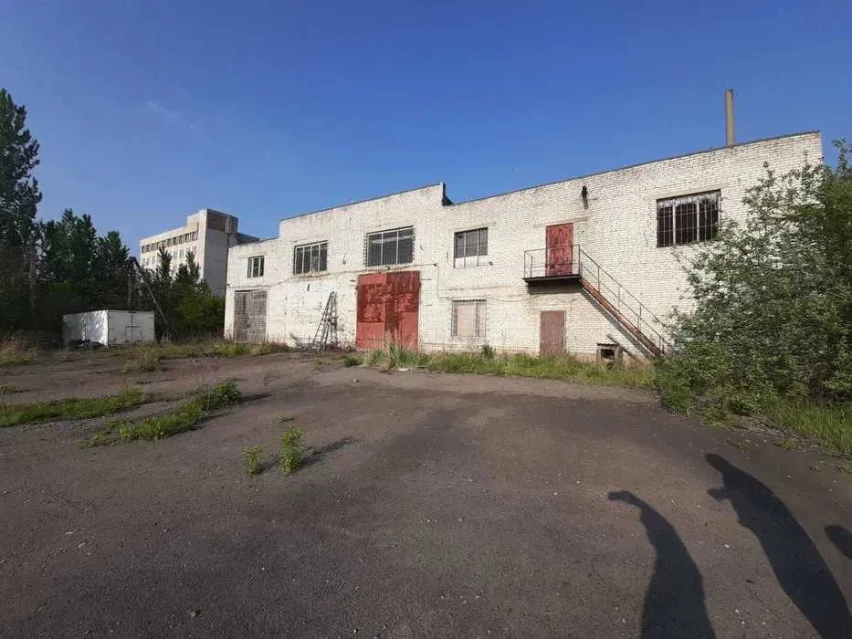 Приміщення у Личаківському: 858 м², 1,2 га території