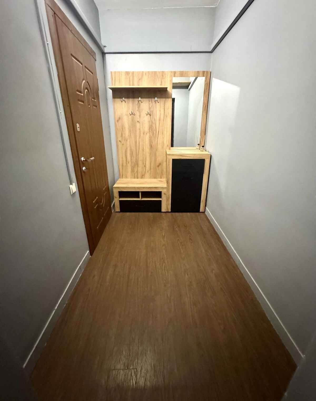 2-кімнатна квартира, Виставка: дизайнерський ремонт, кухня-студія - фото 2