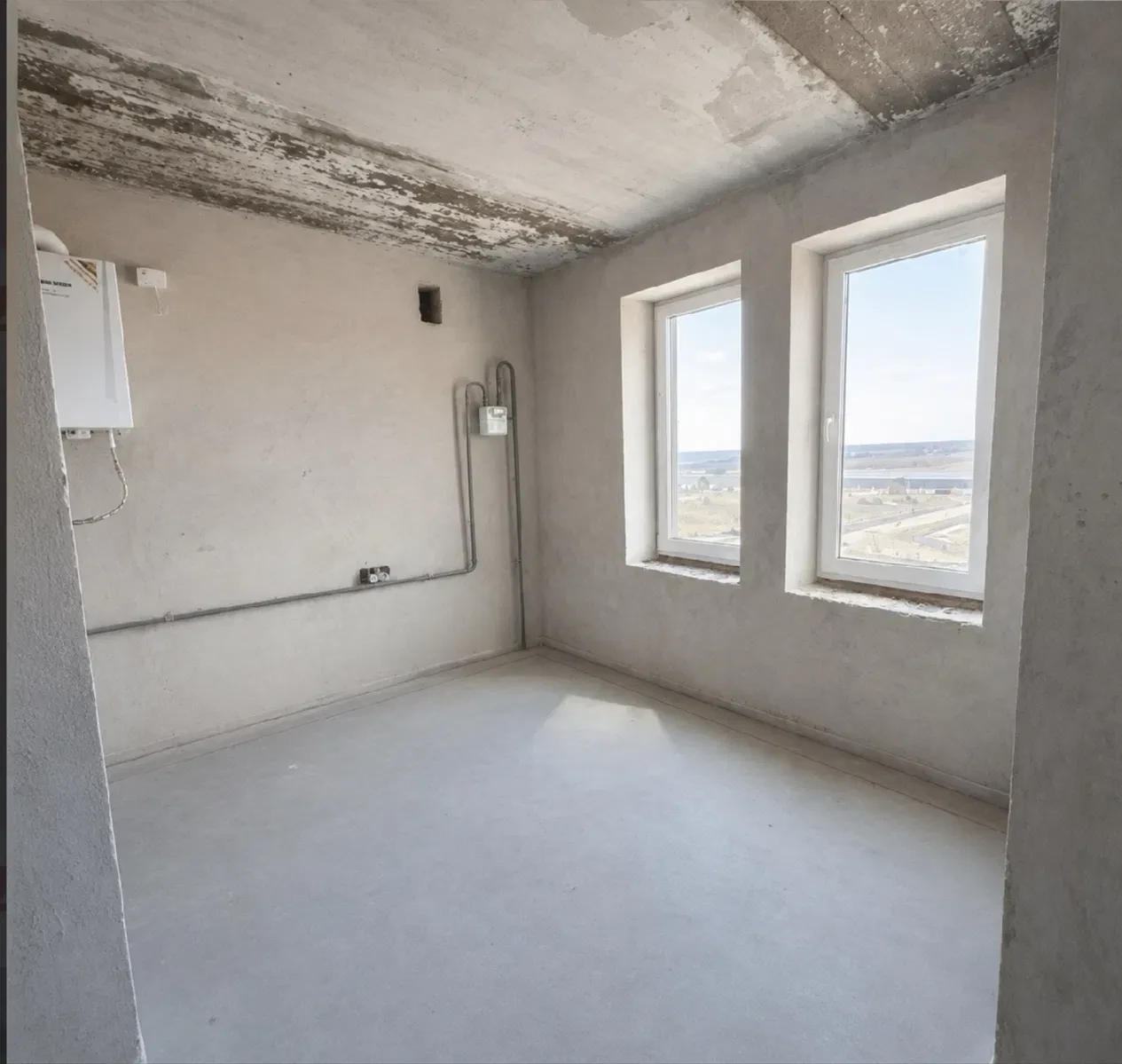 1-кімнатна квартира у ЖК Київський: кухня 25 м², після будівельників - фото 3