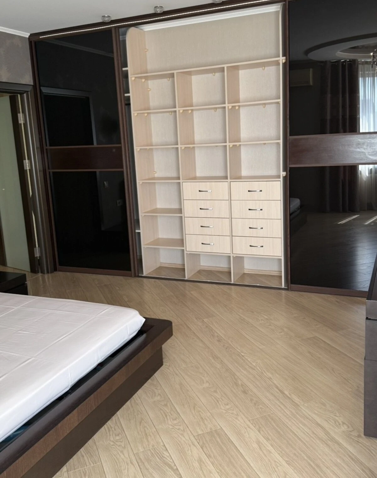 2-кімнатна квартира, Центр: дизайнерський ремонт, тепло та вода без світла - фото 4
